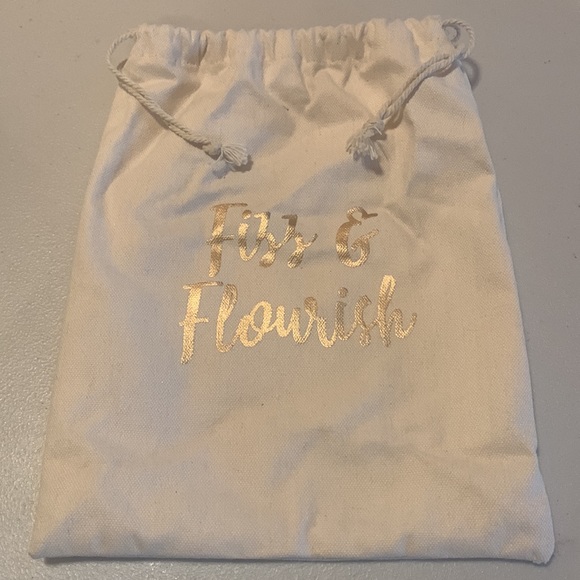 Arbonne bag bundle - Picture 2 of 4